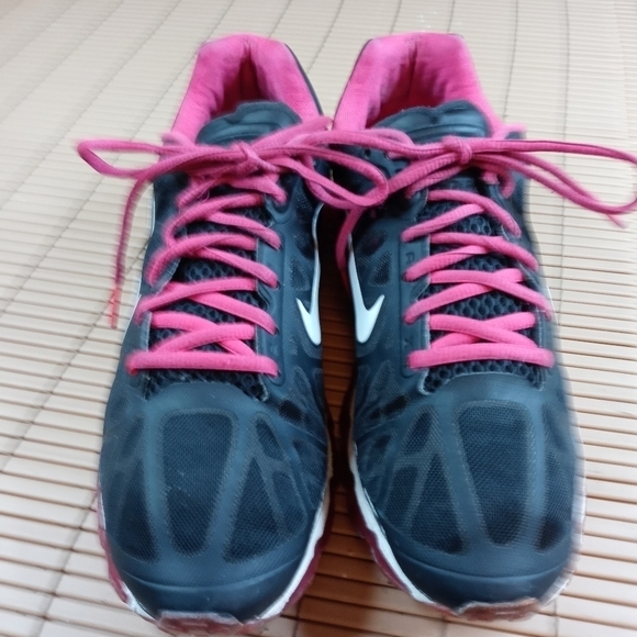 NIKE AIR MAX + 2011 BLACK-WHITE-CHERRY Women’s SZ - Picture 3 of 11